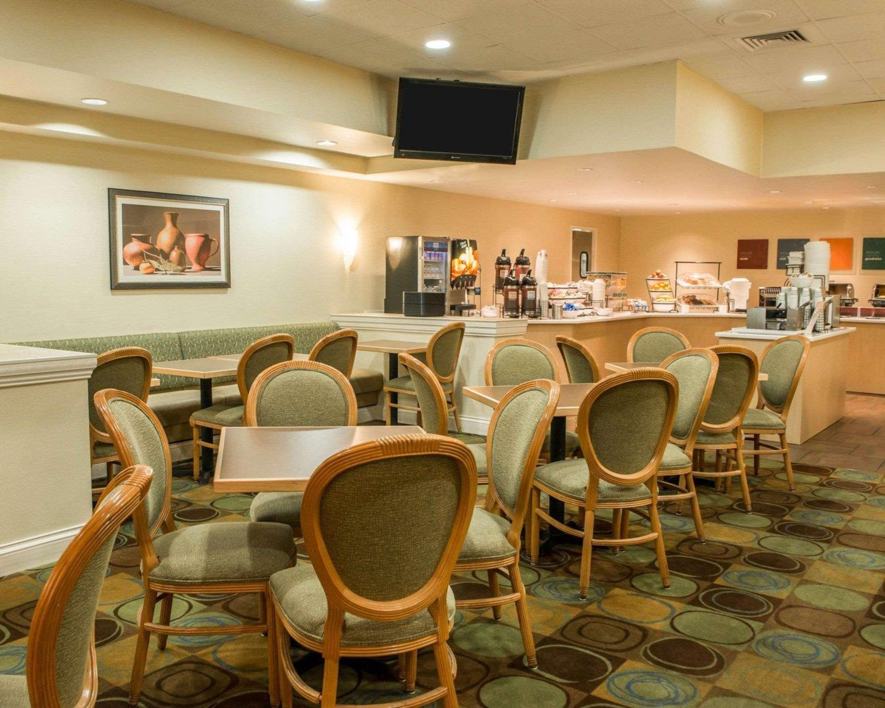 Mainstay Suites Verona Exterior photo